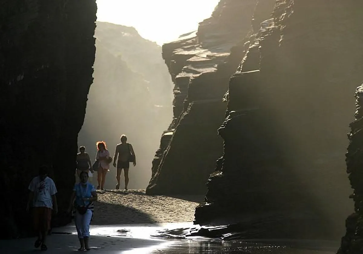 Los destinos refugio no escapan al 'boom' del turismo: los hoteles en el Delta del Ebro, las Rías Altas o Asturias se encarecen hasta un 23%