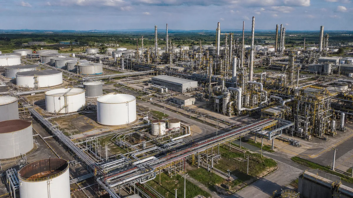 Estoques de petróleo dos EUA sobem 17,423 milhões de barris