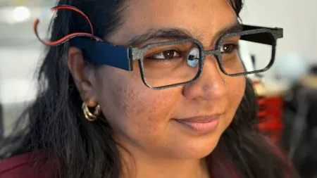 Smart Glasses produzieren Energie über Gesichtsmimik und dienen als Sensorsystem