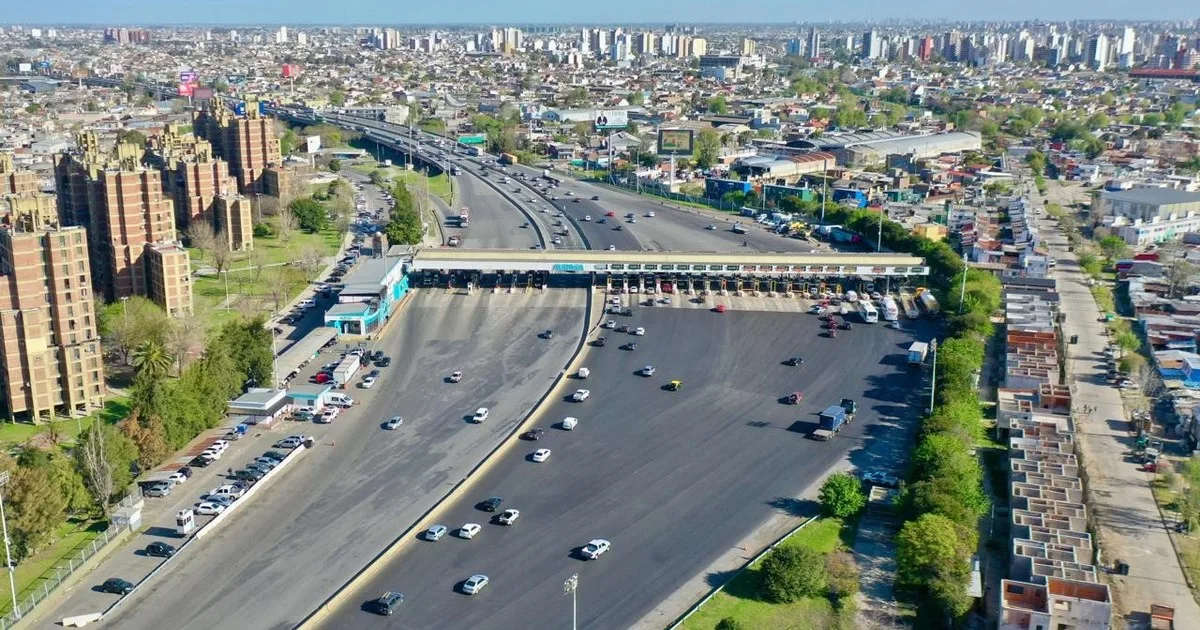 En la previa del fin de semana largo, aumentan los peajes de la autopista a La Plata y las rutas a la costa