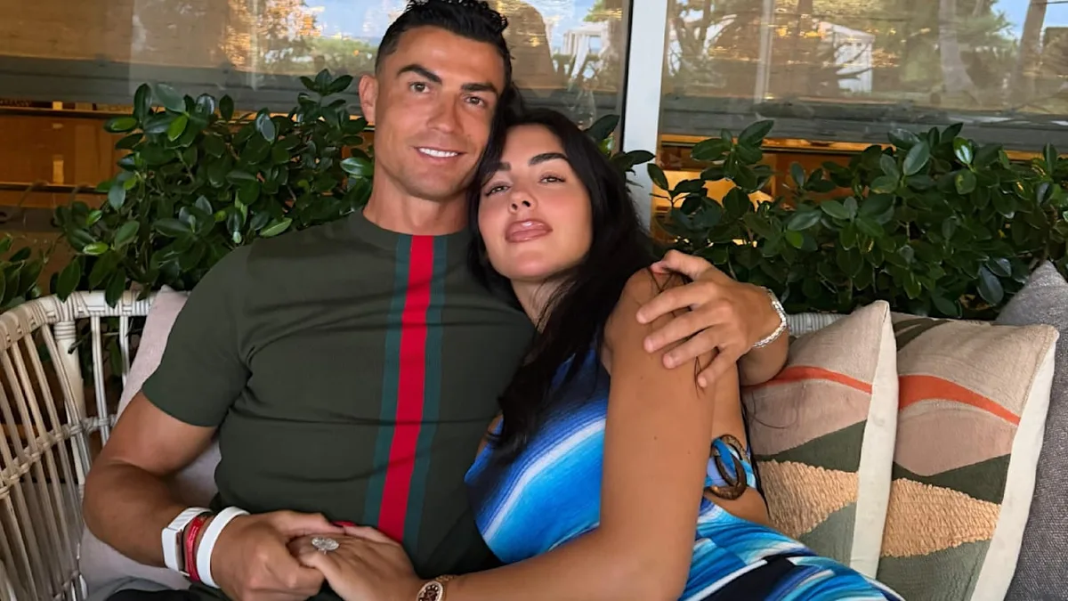 Jetzt sprechen Cristiano und Georgina - Ronaldo heiratete heimlich im Wohnzimmer
