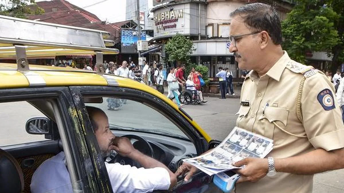 Maharashtra issues notices to 777 drivers lacking functional Marathi language skills