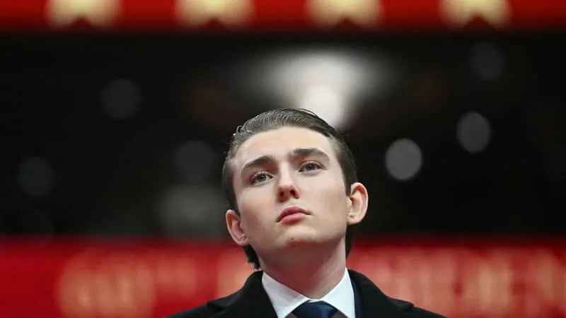 "Où tuer Barron Trump?": la tête du fils de Donald Trump mise à prix pour 10 millions de dollars en Iran dans une vidéo diffusée à la télévision iranienne