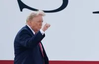 Empresa de cripto ligada a Trump apoia negócio que oferece IA chinesa