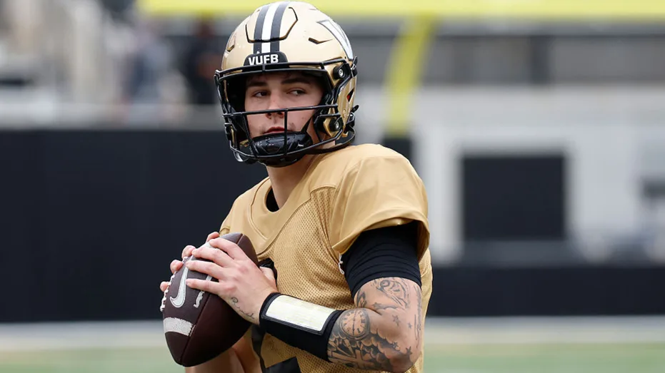 Clark Lea thought Vanderbilt had no shot at Jared Curtis — but the 5-Star 'misfit' chose to flip the script