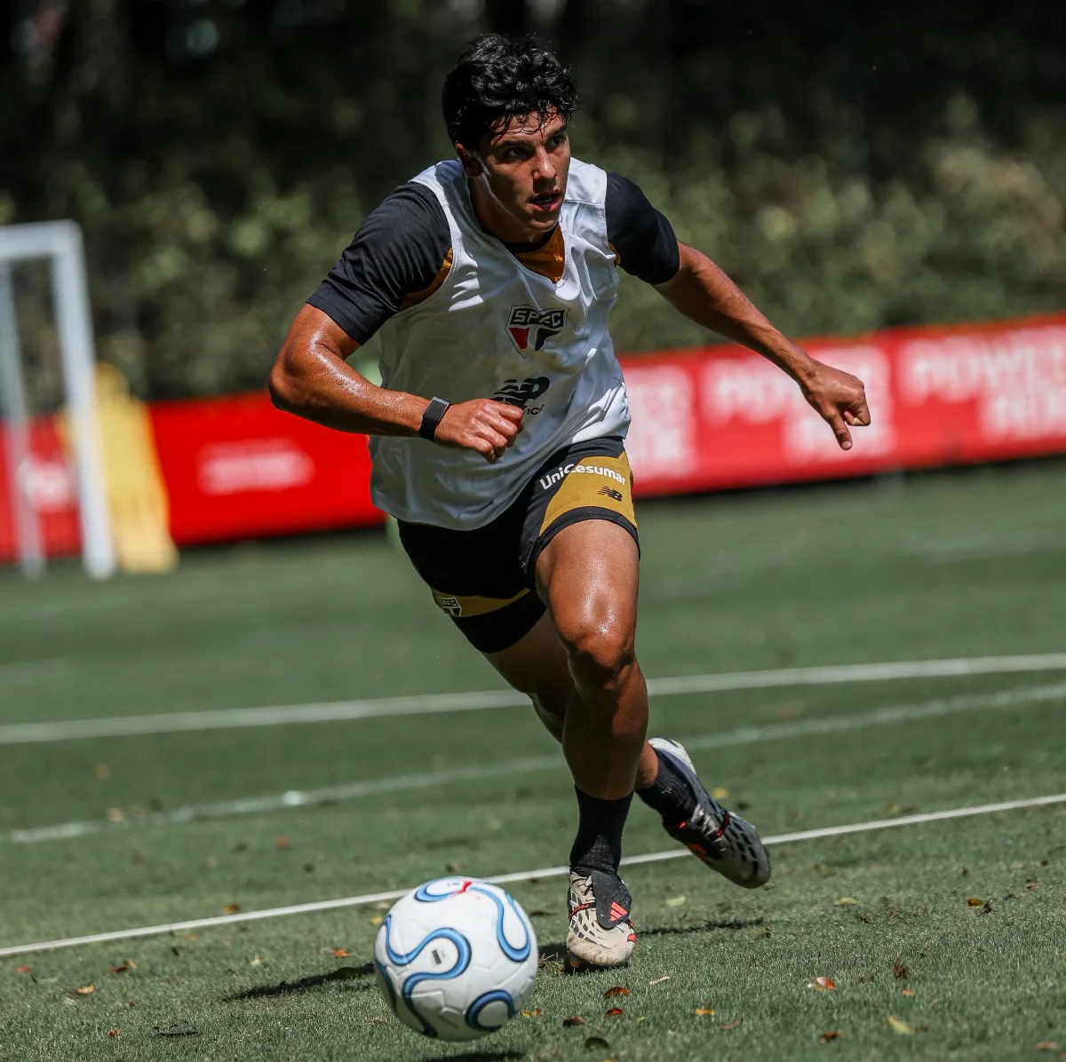 Nicolas volta a ser relacionado pelo sub-20 do São Paulo após acidente com vítima