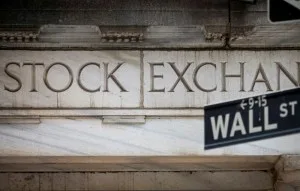Nasdaq e S&P 500 futuros avançam com menor aposta em alta de juros pelo Fed