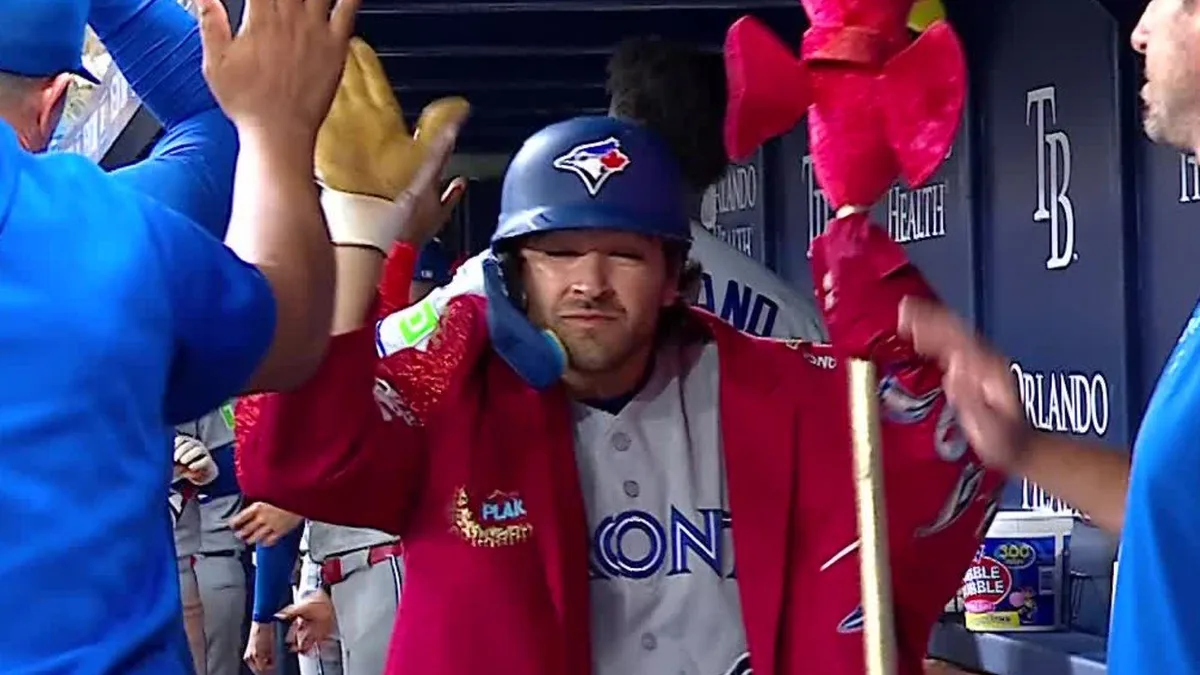 Josh Smith belts two-run shot down the line to pad Blue Jays’ lead