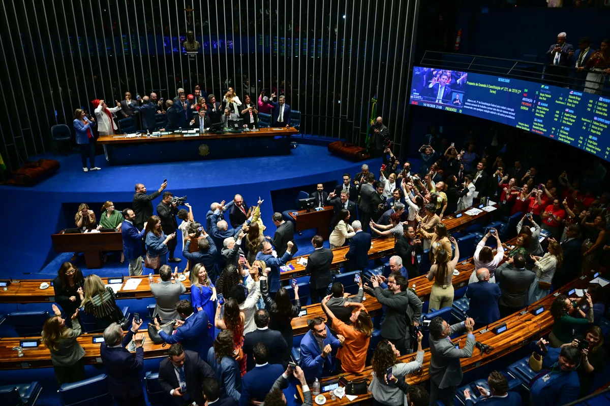 O que pensam os brasileiros sobre o fim da escala 6×1, segundo a pesquisa Quaest