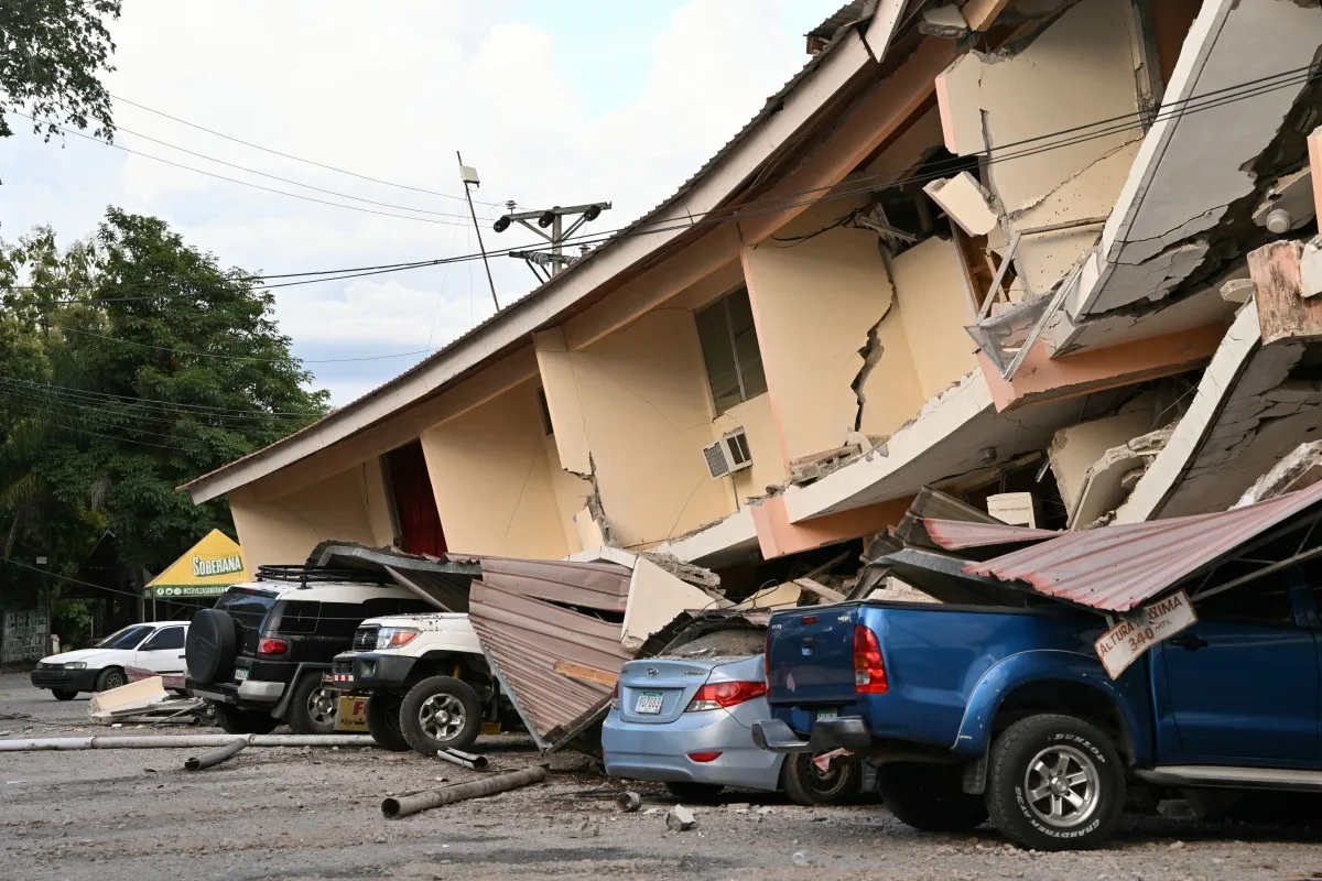 Terremoto de magnitude 7,7 provoca pânico e danos em prédios no Panamá
