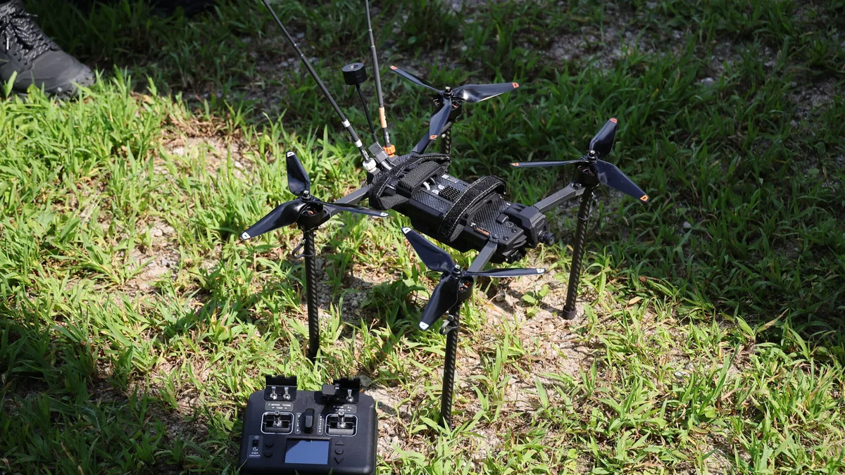 China acusa EUA de discriminar os seus produtos com uma tarifa de 100% sobre drones