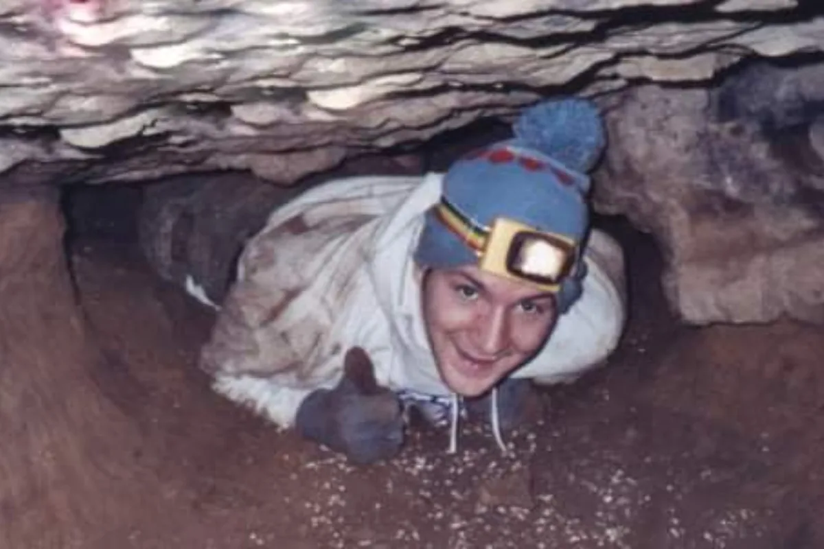 Por un error quedó atascado en una cueva, lucharon 27 horas para salvarlo y aún hoy su cuerpo no puede ser recuperado