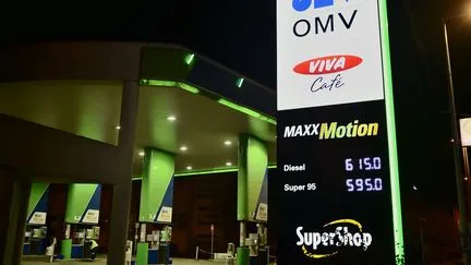 Le prix moyen du gazole à la pompe entame une première baisse dans l'UE après un mois de records, la France toujours très haut
