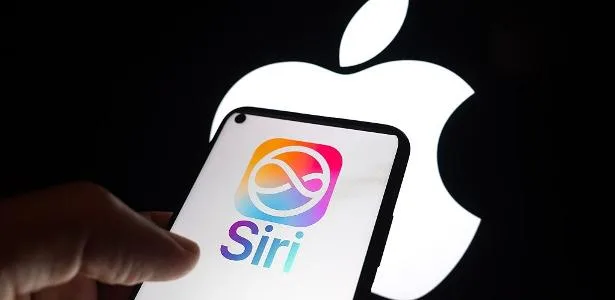 Siri bem-informada: Apple negocia com jornais para atualizar assistente