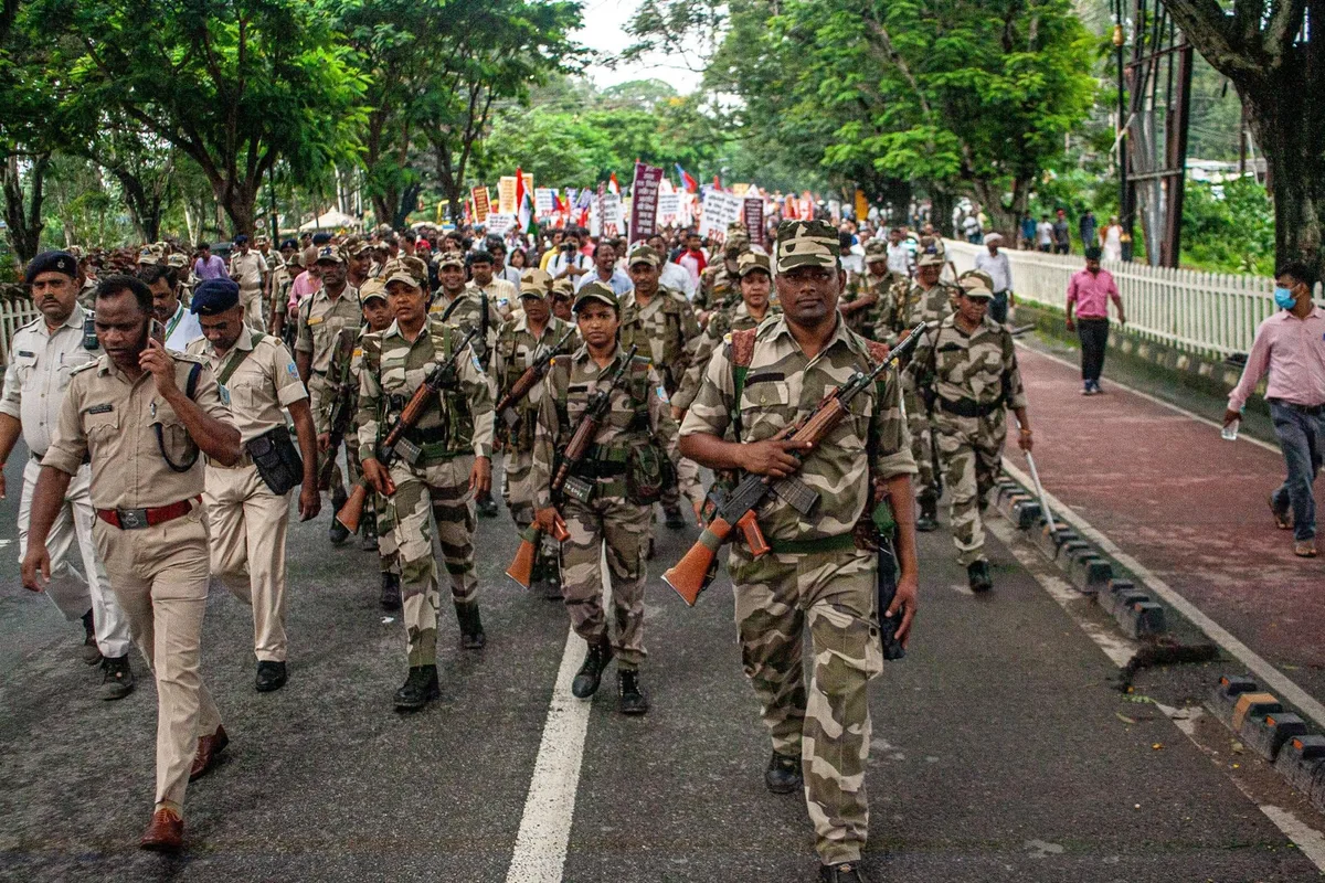 La Policía de India usa cañones de agua en nuevas protestas por la filtración de preguntas de exámenes