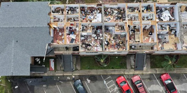 La tempête Isaias a balayé le sud des Etats-Unis, faisant trois morts et provoquant de vastes pannes de courant