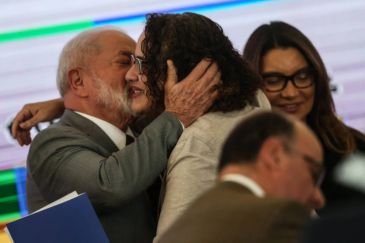 Lula muda planos e deve gastar R$ 2 bi em dois supercomputadores de IA, um americano e um chin�s
