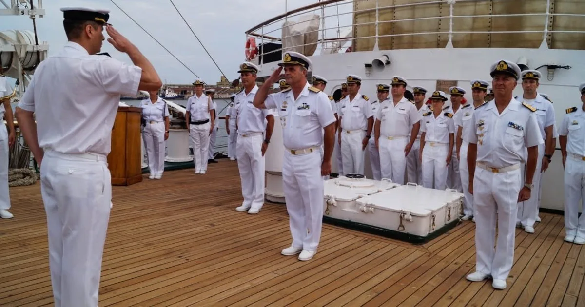 El jefe de la Armada relevó a nueve integrantes por la denuncia de presunta corrupción