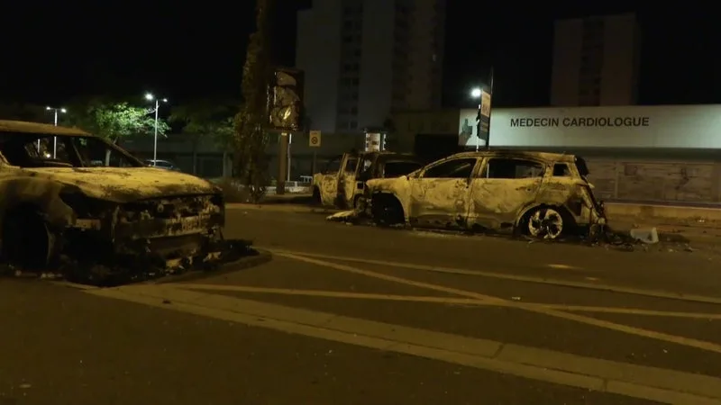 Violences urbaines à Saint-Pierre-des-Corps: le conducteur du véhicule de police placé sous le statut de témoin assisté
