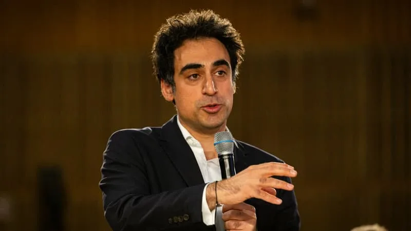 "Très peu parlent d'économie": Amir Reza-Tofighi, président de Les Entrepreneurs, demande que les débats présidentiels soient centrés sur les questions économiques