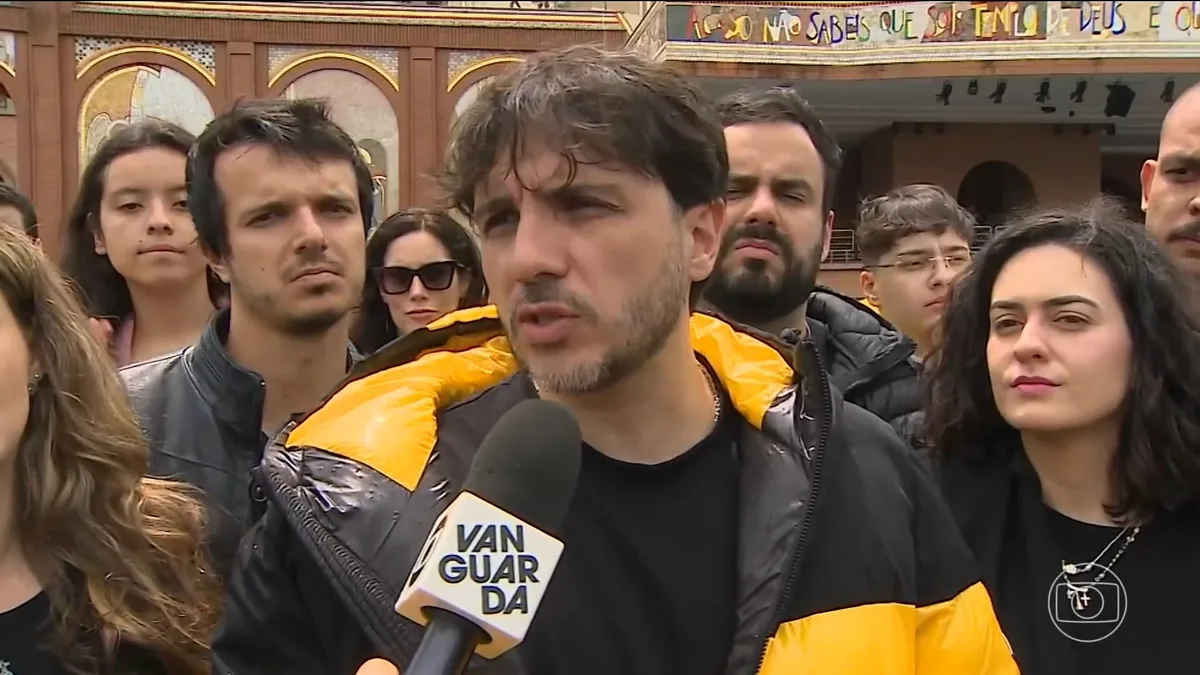 Renan Santos, candidato do Missão à Presidência, faz campanha no interior de São Paulo