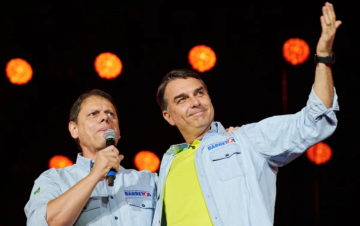 Flávio propõe a Tarcísio pacto de um mandato só