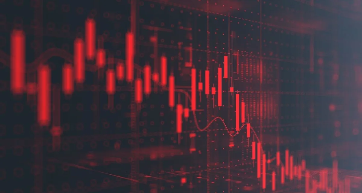 Ibovespa tomba 2,5% e atinge menor nível desde janeiro com piora da percepção de risco local; dólar sobe