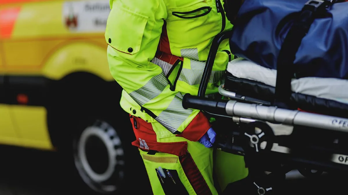 An Schule in Baden-Württemberg - Junge (15) greift Lehrerin und Kind mit Messer an