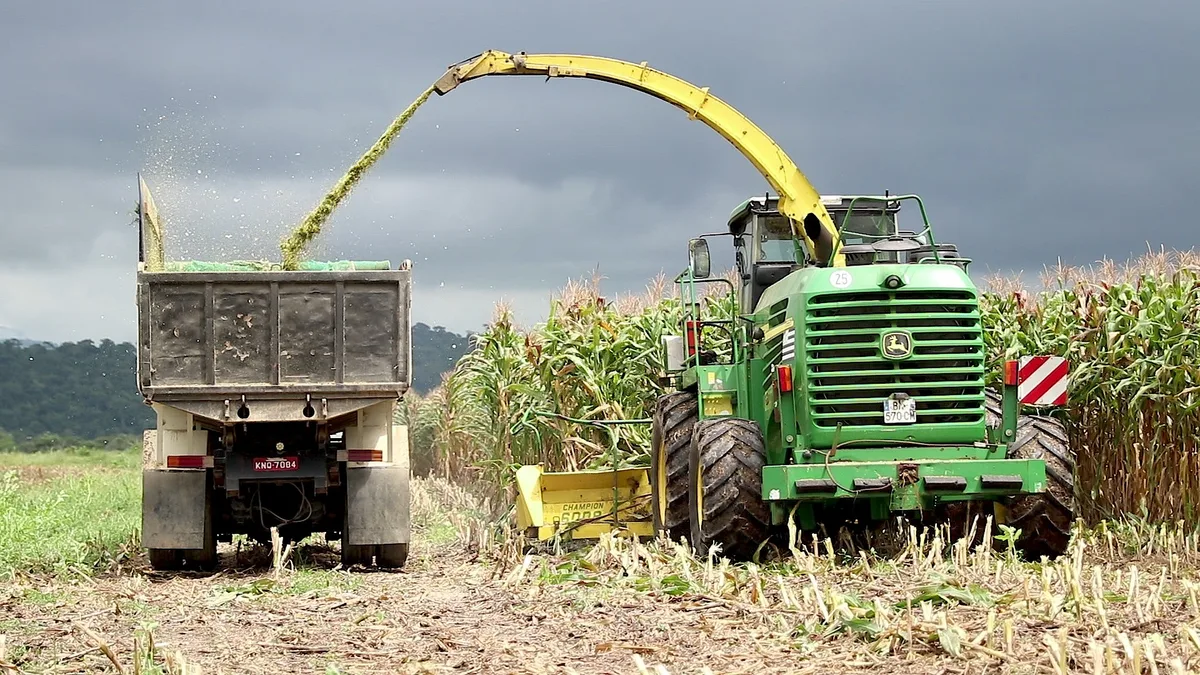 Setor de fertilizantes pede R$ 2 bilhões ao governo para conter impacto da guerra no Irã