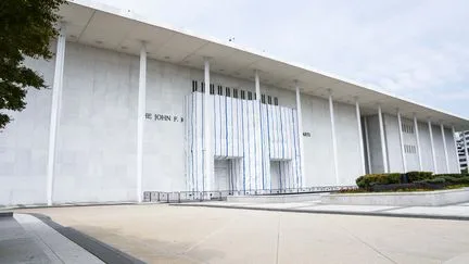 L'inscription du nom de Trump sur le Kennedy Center à nouveau devant la justice