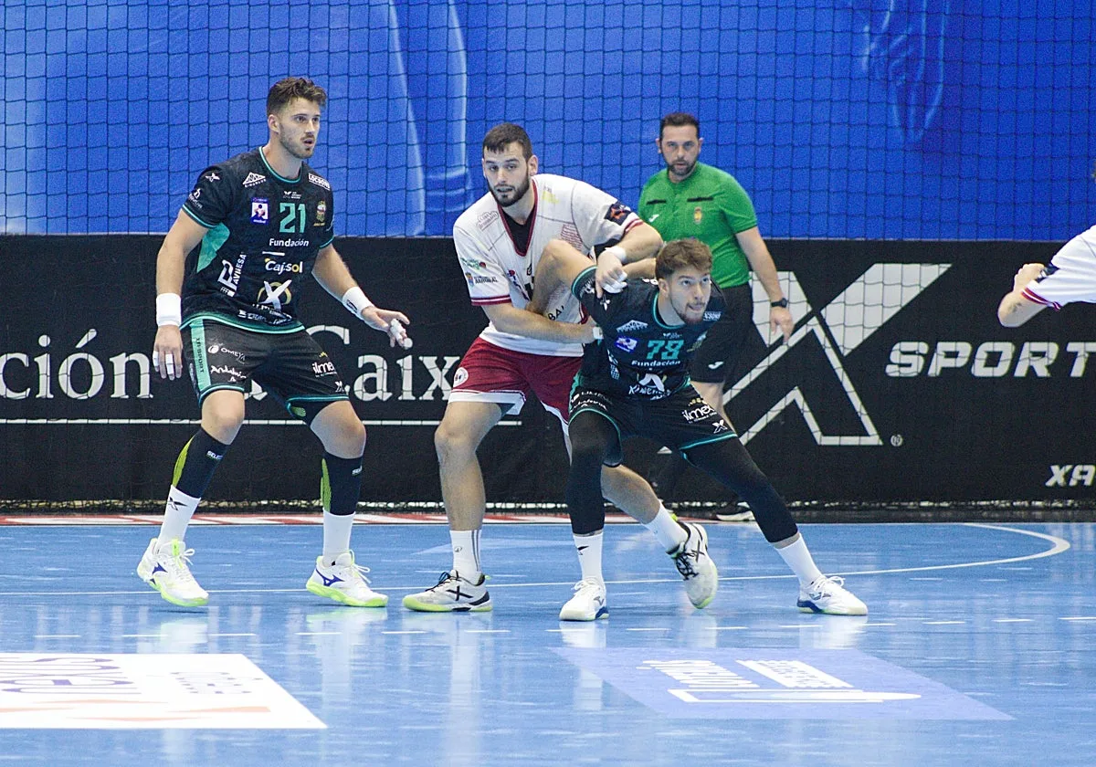 Un Cajasol Ángel Ximénez superlativo empata ante el portentoso Logroño (32-32)