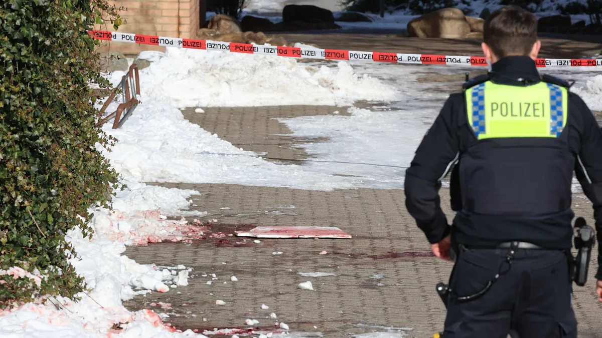Mordprozess in Hamburg - Frau rammt Ex im Bett Messer in den Hals