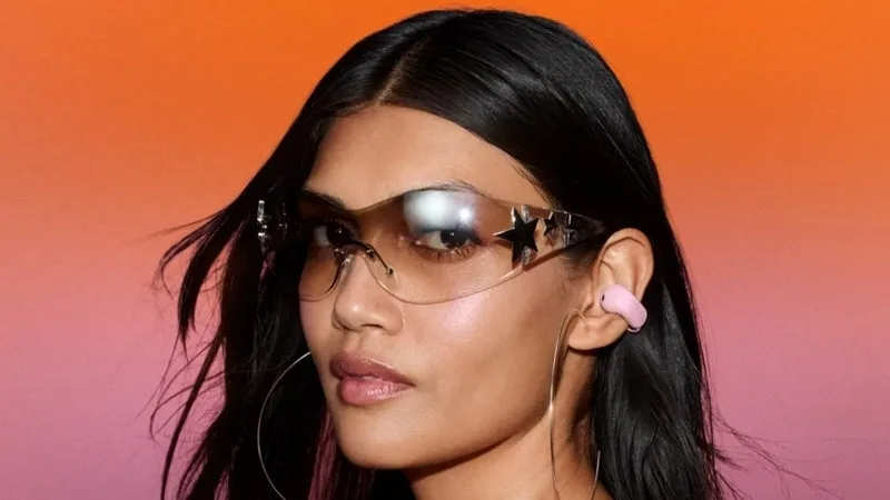 Sur un marché en plein boom, Bose lance deux nouveaux modèles à poser sur vos oreilles aussi discrets qu'ambitieux