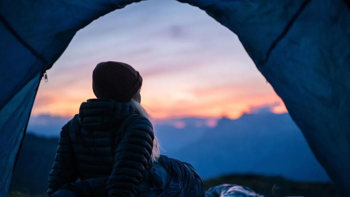 Kalt & kuschlig: Die 5 besten Wintercamping-Gadgets für entspannte Nächte im Freien