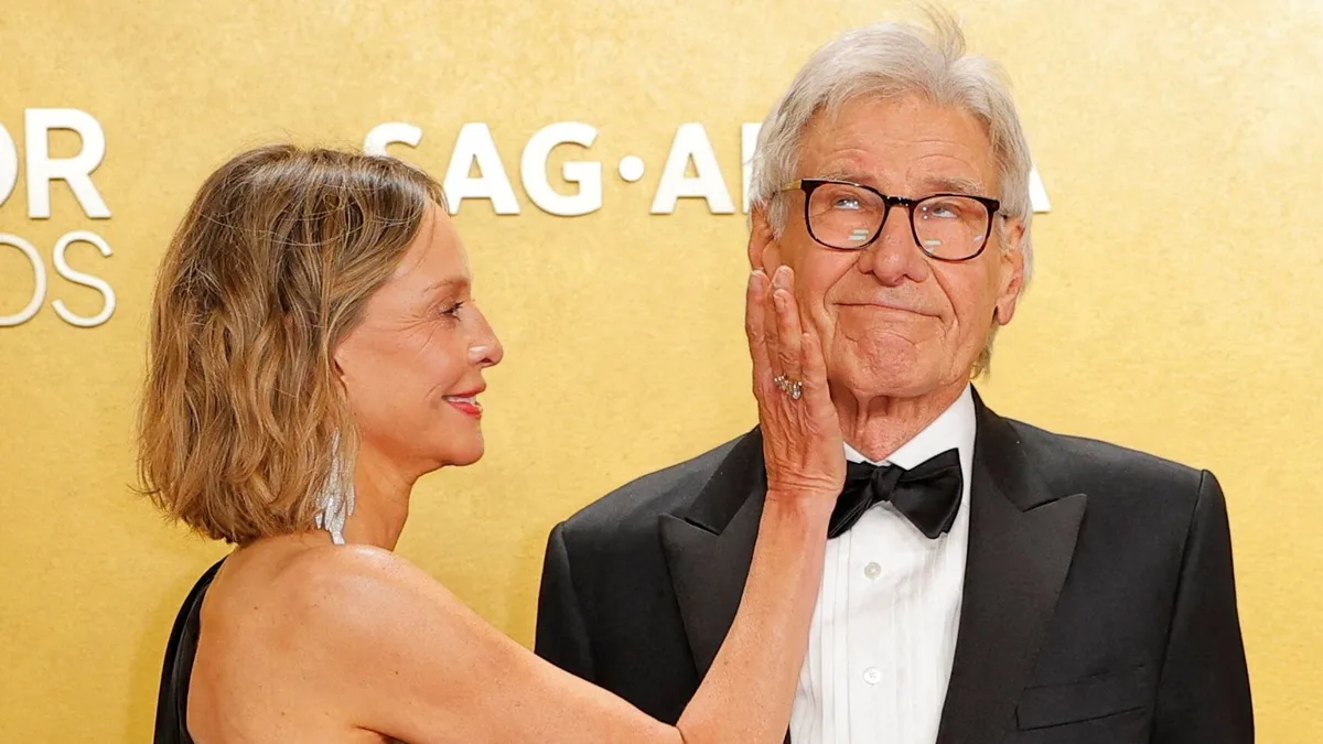 Harrison Ford y Calista Flockhart: la historia de amor que comenzó con una copa derramada y lleva 16 años de matrimonio