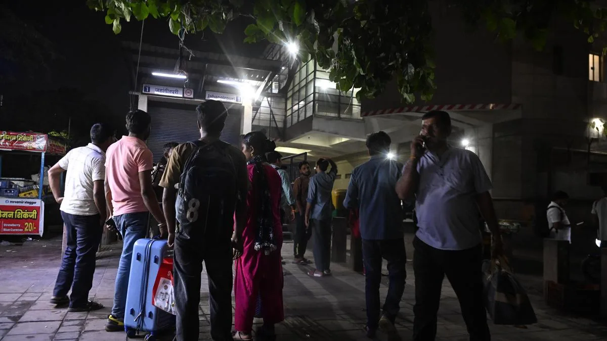 Supreme Court sets Sunday hearing of contempt plea against October 10 Delhi transit shutdown