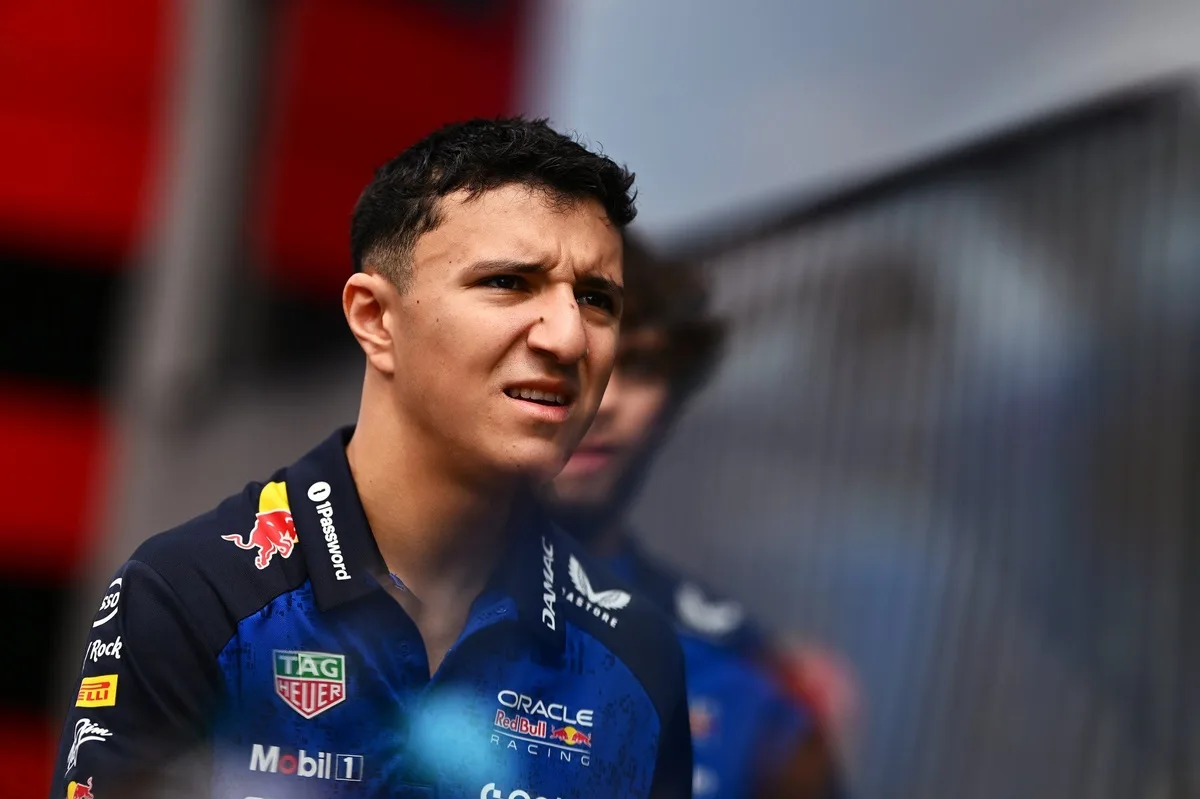 F1: Red Bull confirma ausência de Hadjar em Monza; Lawson será companheiro de Verstappen e Tsunoda estará na RB