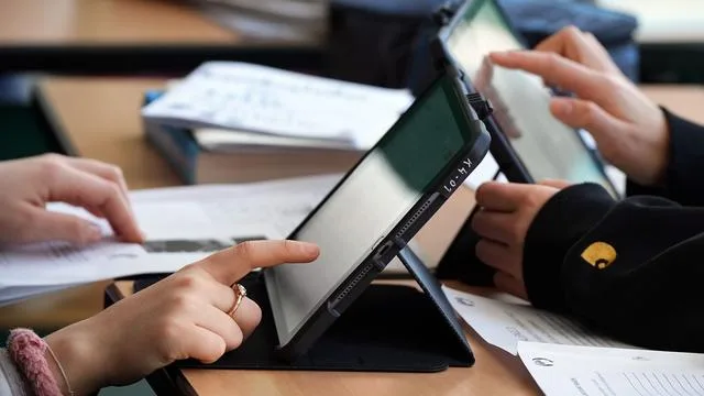 Schule: Umfrage: 80 Prozent der Gymnasiallehrer nutzen KI