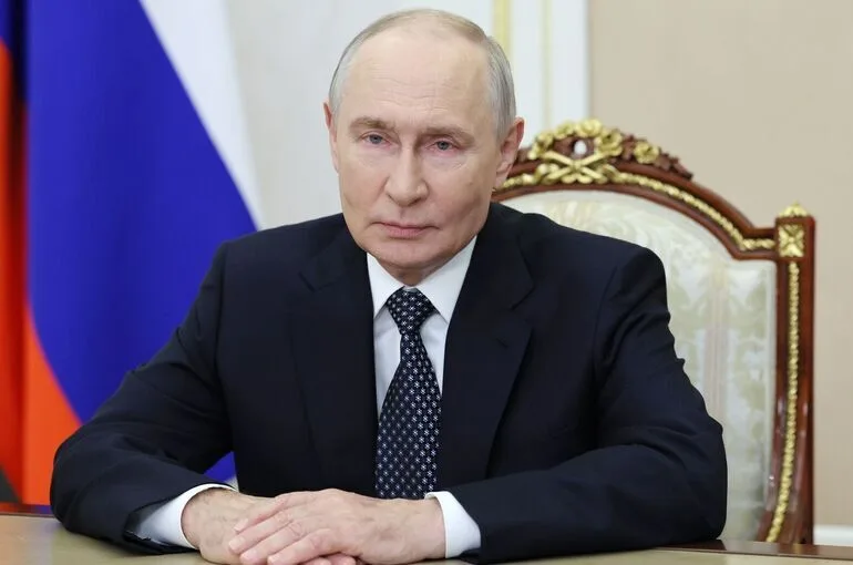 Путин: Россия пытается оказывать помощь Ирану