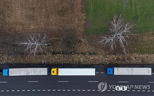 폴란드 "러, 국경 4㎞ 앞 우크라 서부 또 공습"(종합)