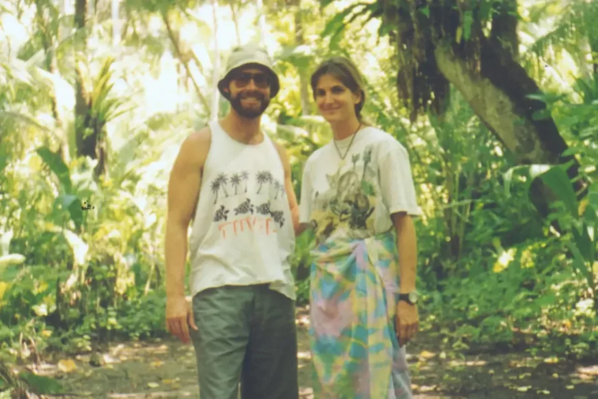 Una billetera olvidada y un mensaje desesperado: el triste final de la pareja abandonada en un mar plagado de tiburones