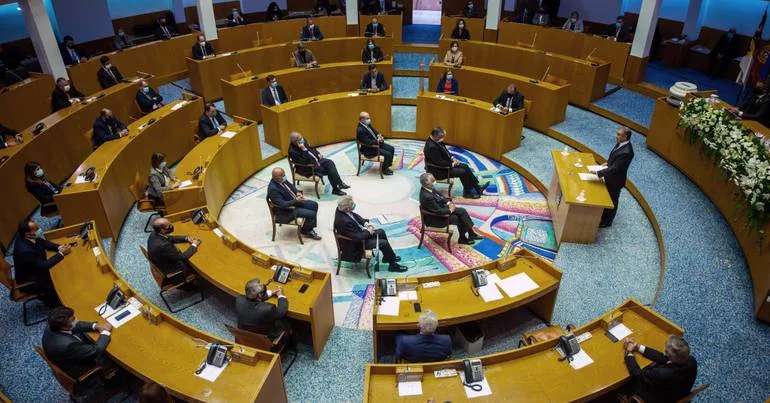 Debates de urgência marcam rentrée parlamentar