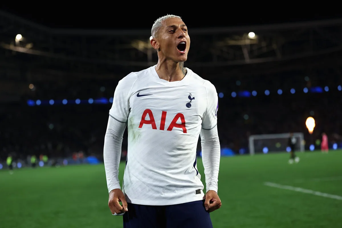 Treinador do Tottenham revela que Richarlison pediu para deixar o clube