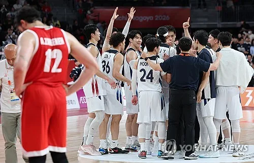 [아시안게임] '이현중 26점' 남자 농구, 12년 만에 결승 진출…은메달 확보(종합)