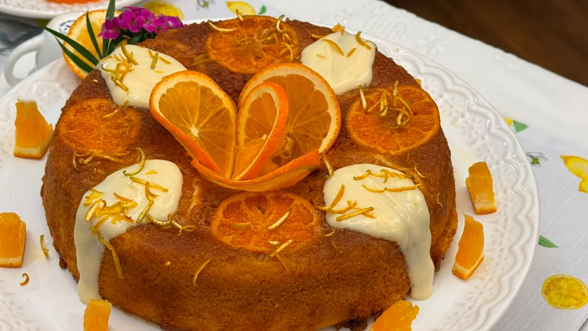 Bolo de laranja com mousse de laranja: como fazer a receita fácil, barata e refrescante para a sobremesa