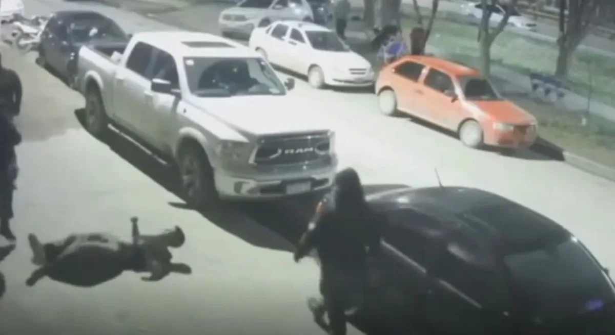 Cuatro policías de Neuquén fueron imputados tras haber golpeado brutalmente a dos jóvenes a la salida de un boliche