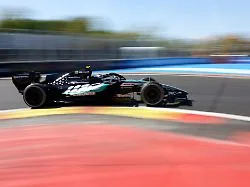 Nächstes Drama um Hamilton: Wunderkind Antonelli gewinnt Formel-1-Zoffrennen in Madrid