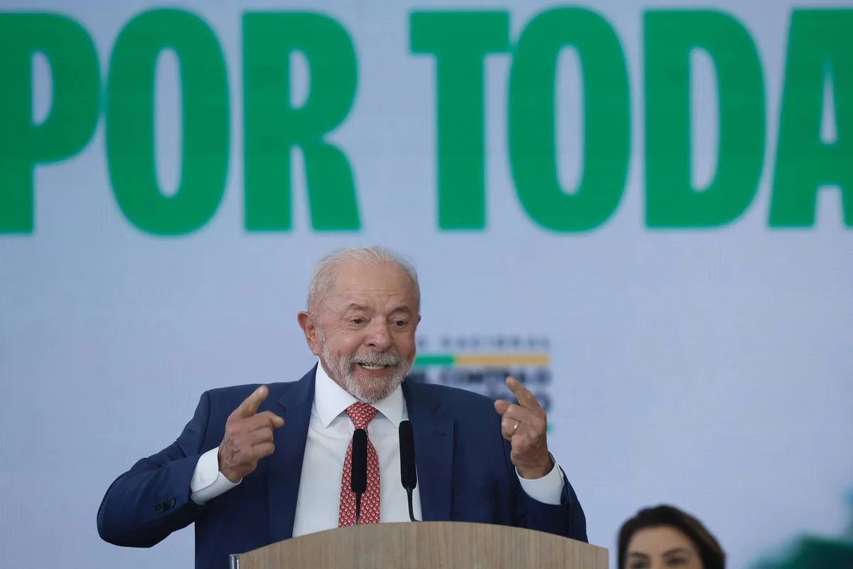 Governo Lula debate regulamentar acesso a dados e transparência de anúncios de big techs