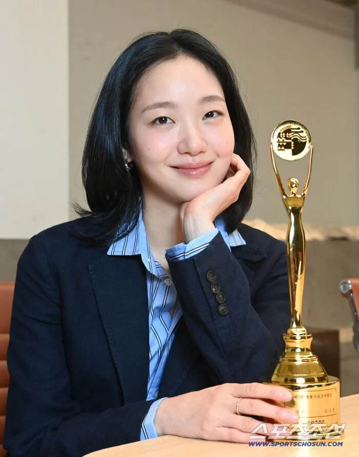 [단독] "한땀 한땀 만든 은중→유미, '잘 자라 줘 고맙다' 칭찬까지"…김고은, 찬란한 청춘의 얼굴(BSA 수상인터뷰)