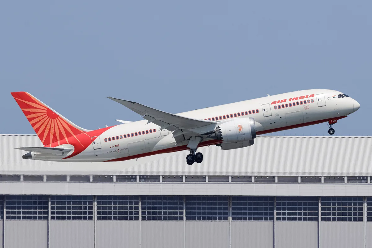 Piloto do voo da Air India que despencou 90 metros no ar testou positivo para maconha